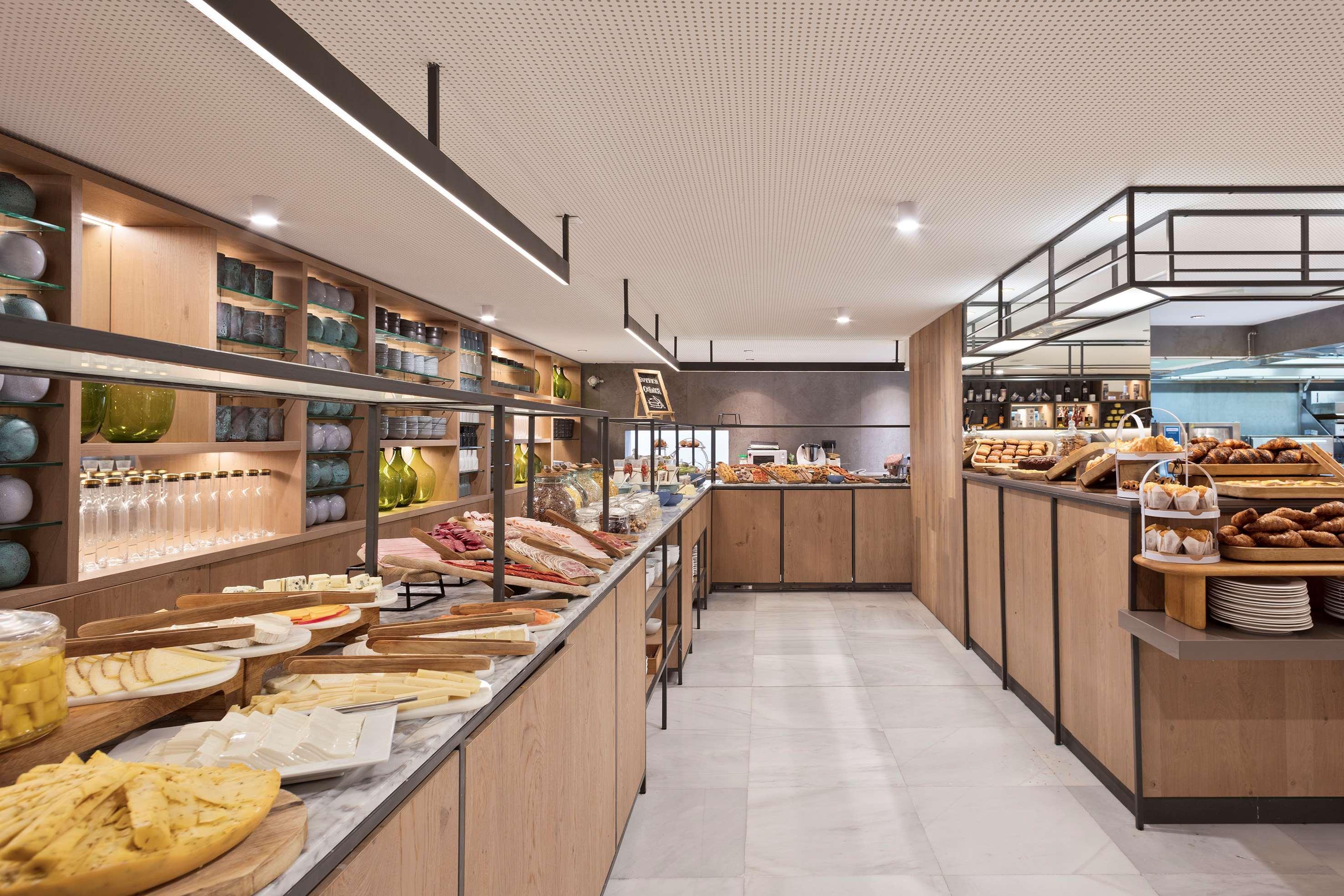 Melia Palma Marina Hotel Exterior photo Breakfast buffet at the hotel